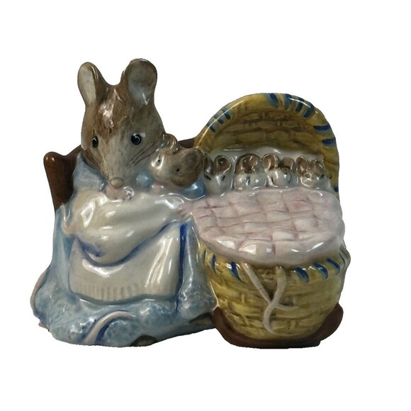 Royal Albert Beatrix Potter 'Hunka Munka' 1989 Momma & 5 Babies Figurine - Picture 1 of 7